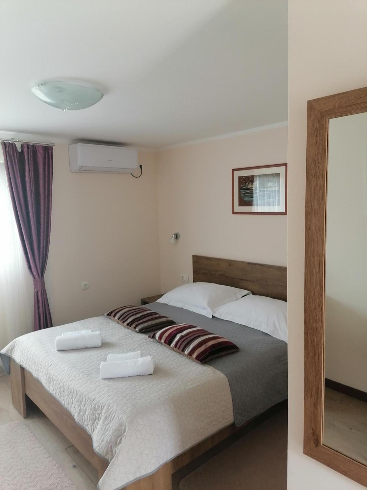 Apartments Kozjan كارلوفاتش الغرفة الصورة