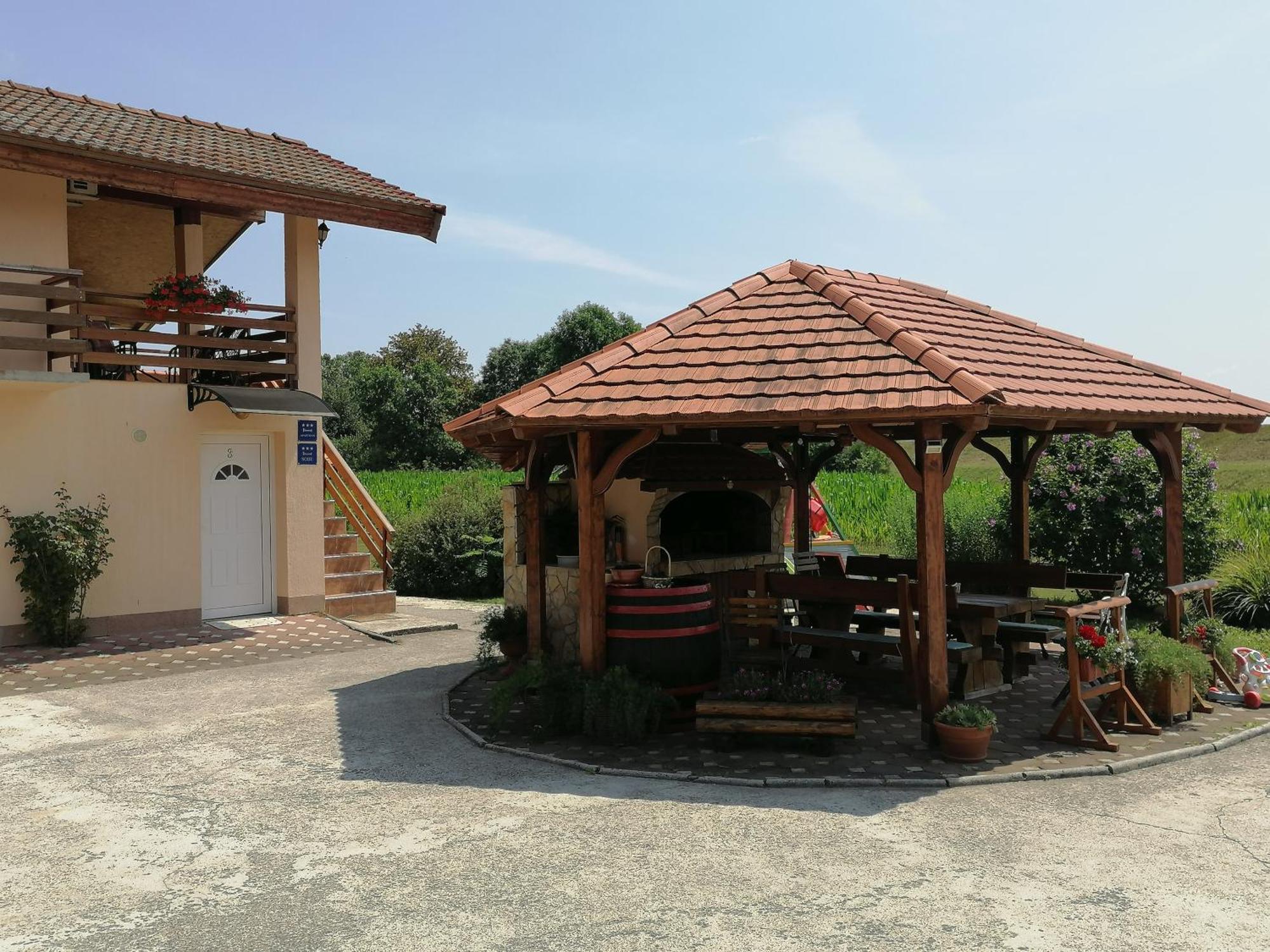 Apartments Kozjan كارلوفاتش الغرفة الصورة